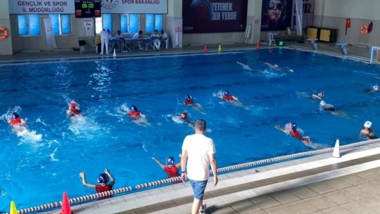 Elazığ takımı su topunda Türkiye 4.'sü oldu