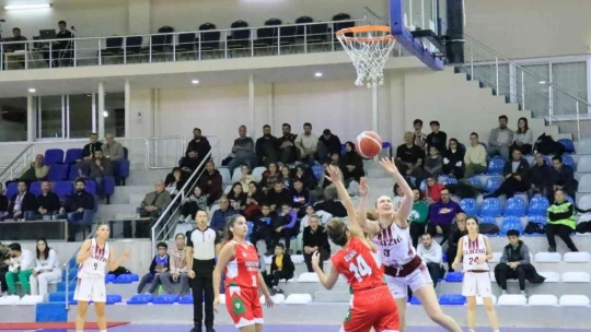 Elazığ takımları potada güldü