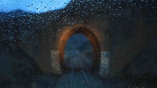 Elazığ-Tatvan arası tren yolculuğundan muhteşem kış manzaraları