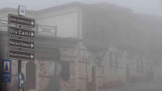 Elazığ ve Keban Baraj Gölü sis denizinde kayboldu