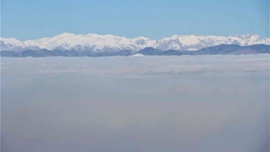 Elazığ ve Keban Baraj Gölü sis denizinde kayboldu