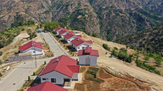 Elazığ ve Malatya genç mühendislerin elinde yükseliyor