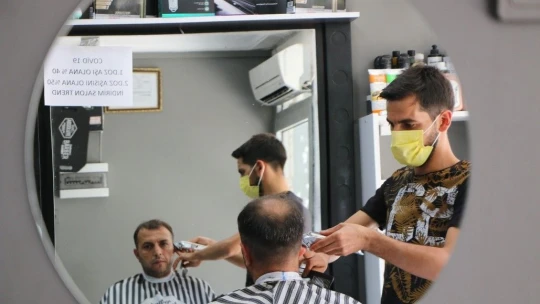Elazığlı berberden aşı tarifesi: 1'inci doz aşı olana yüzde 40, 2'nci doz olana yüzde 50 indirim