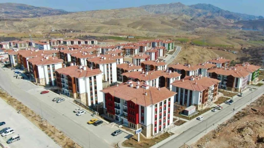 Elazığlı depremzedelerden, devlete,