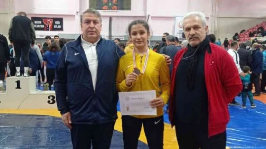 Elazığlı güreşçi Türkiye 2.'si oldu