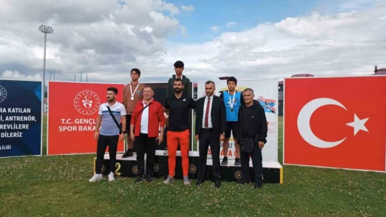 Elazığlı koşucular Bingöl'de yarı finale çıktı