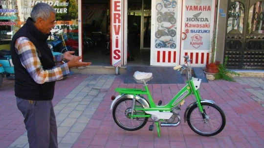 Elazığlı motosiklet ustası, 1951 model mini mobilete gözü gibi bakıyor