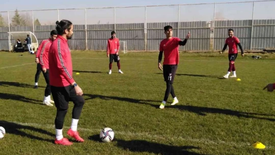 Elazığspor, Batman Petrolspor maçı hazırlıklarına tek antrenmanla devam etti