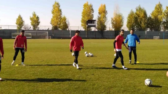 Elazığspor, Batman Petrolspor maçı hazırlıklarına tek antrenmanla devam etti