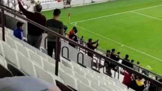 Elazığspor taraftarı, yeni stadyuma şükür secdesiyle girdi