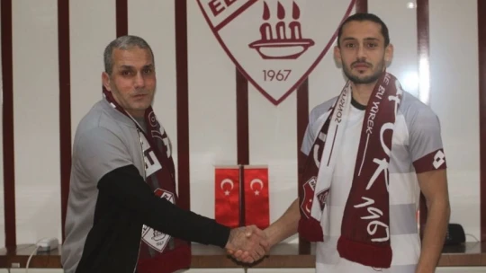 Elazığspor, yeni transferlerine imza töreni düzenledi