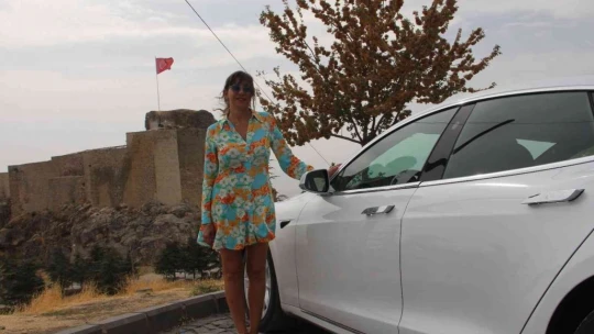 Elektrikli aracıyla İsviçre'den yola çıktı, 23 günde 46 il gezdi