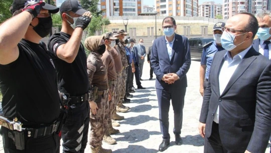 Emniyet Genel Müdürü,'120 bini aşkın ekip ve 226 bin 500 personelle sahadayız'