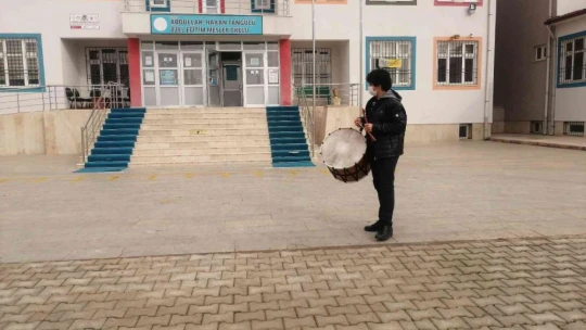 Engeli engel olmadı, çocukluk hayalini gerçeğe dönüştürdü