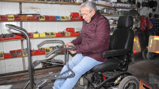Engelli babası, yaptığı tasarımlarla engellilerin hayatlarını kolaylaştırdı