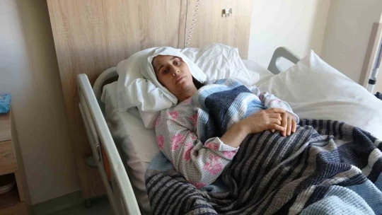 Eşi yanında can veren anne kızıyla birlikte 5,5 saat sonra enkazdan çıkartıldı