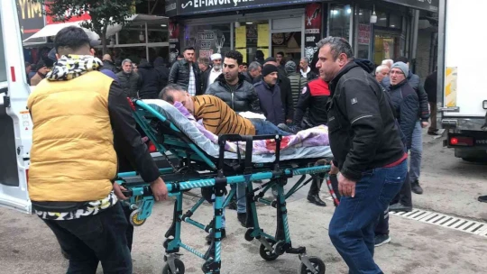 Eşiyle boşanma aşamasında olan damat, kayınpederini bıçakladı