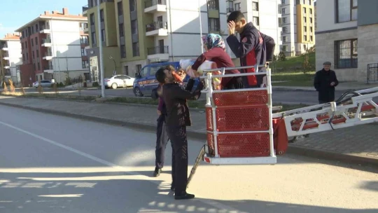 Evde mahsur kaldığı için işe gidemedi, çıkışının verileceğini öğrenince şoka uğradı