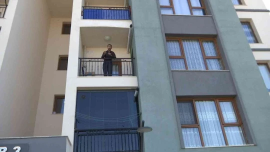 Evde mahsur kaldığı için işe gidemedi, çıkışının verileceğini öğrenince şoka uğradı