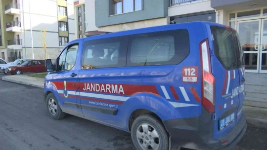 Evde mahsur kaldığı için işe gidemedi, çıkışının verileceğini öğrenince şoka uğradı
