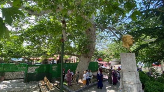 Evliya Çelebi gölgesinde not almıştı, ağırlığını kaldıramayınca güçlendirildi