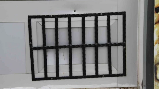 Fare gibi girdiği marketten 100 bin liralık malzeme çalarak kayıplara karıştı