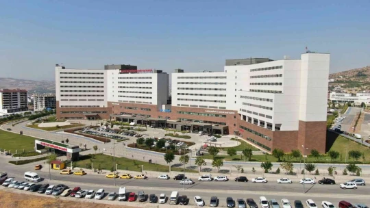 Fethi Sekin Şehir Hastanesi bölgede 'skolyoz' hastalarının umudu oldu