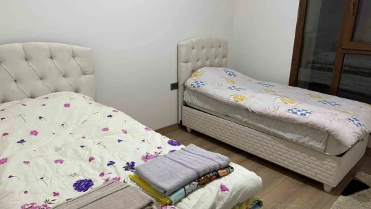 Fırsatçılara örnek olacak davranış, evlerini depremzedelere ücretsiz tahsis ettiler