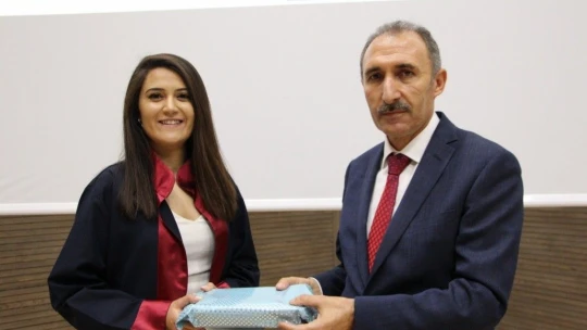 FÜ Diş Hekimliği Fakültesi ikinci yılında 64 mezun verdi
