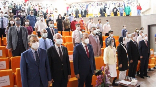 FÜ Diş Hekimliği Fakültesi ikinci yılında 64 mezun verdi