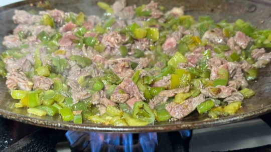 Gastronomi kenti Elazığ'da iftar menüsünün vazgeçilmezi saç tava oldu