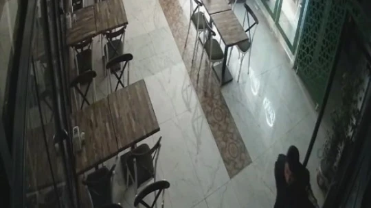 Gece yarısı arka arkaya 3 dükkanı soydular