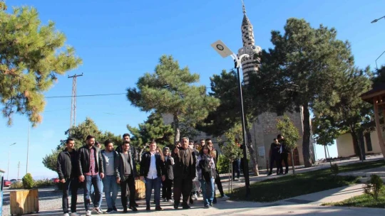 Geleceğin mühendisleri tarihi Harput'u gezdi
