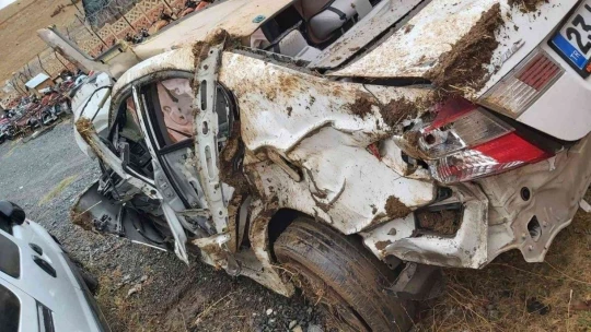 Genç öğretmen trafik kazasında hayatını kaybetti