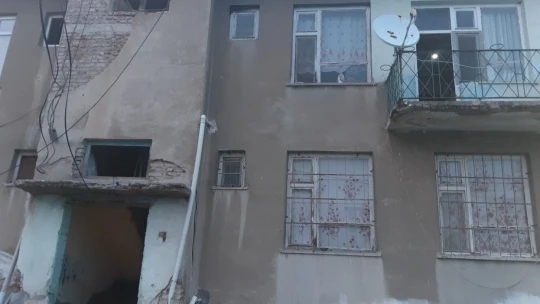 Gençlerden alkışlanacak hareket, 3 çocuk annesine ev sürprizi