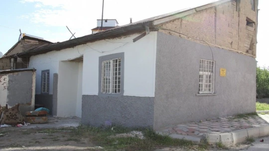 Gençlerden alkışlanacak hareket, 3 çocuk annesine ev sürprizi