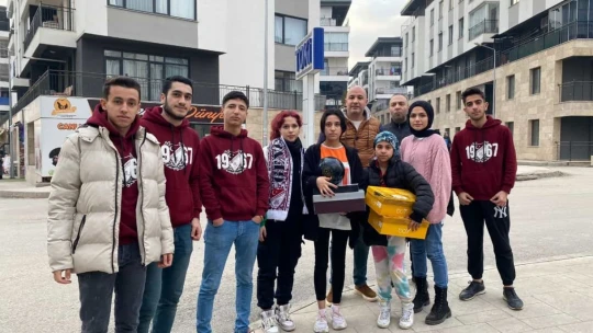 Gençlik 23'ün kampanyası yürekleri ısıttı