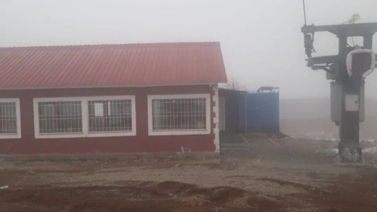 Göl manzaralı kayak merkezi kara hasret kaldı, sezon açılamadı