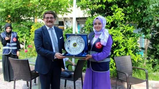 Gönüllü gençlerden içleri ısıtan etkinlik