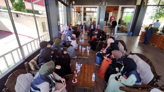 Gönüllü gençlerden içleri ısıtan etkinlik