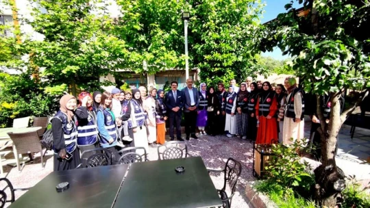 Gönüllü gençlerden içleri ısıtan etkinlik
