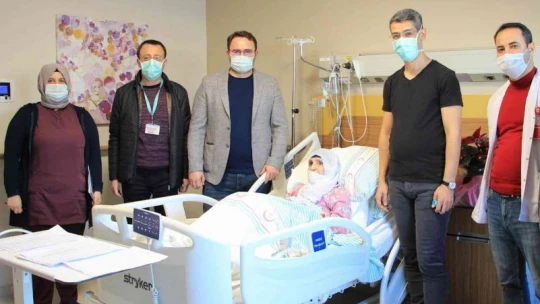 Guatr hastası iki kız kardeş, Fethi Sekin Şehir Hastanesindeki operasyonla sağlıklarına kavuştu