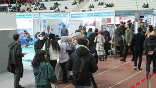 Güneydoğu Kariyer Fuarı'na büyük ilgi
