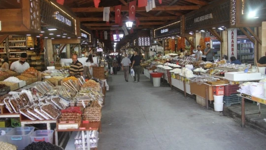 Gurbetçiler akın etti, Elazığ'da Kapalı Çarşı esnafının yüzü güldü