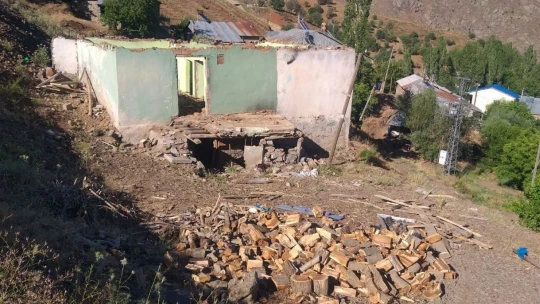 Haberi olmadan tapusuna şerh konuldu, evi yıkıldı