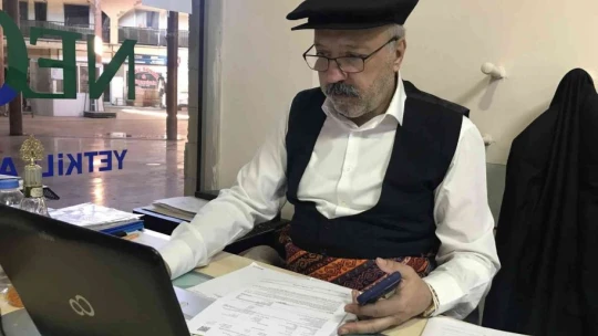 Haftanın bir günü yöresel kıyafetlerle müşterilerin karşısına çıkıyorlar