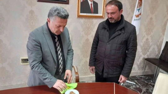 Halk otobüsü şoförü bulduğu 240 bin lira değerindeki altınları hiç düşünmeden sahibine teslim etti