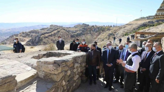 Harput Kalesinde zindan, kürsübaşı ve kutsal alan ziyarete açıldı