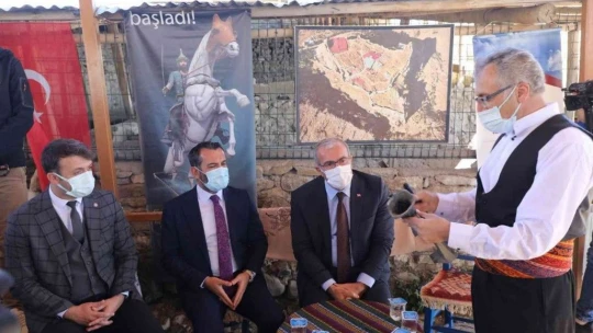 Harput Kalesinde zindan, kürsübaşı ve kutsal alan ziyarete açıldı