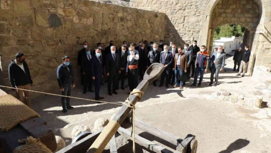 Harput Kalesinde zindan, kürsübaşı ve kutsal alan ziyarete açıldı